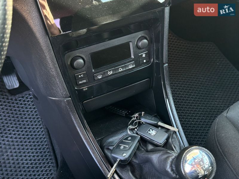 Хэтчбек Peugeot 307 2006 в Стрые