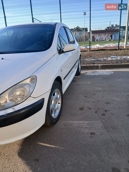 Хэтчбек Peugeot 307 2004 в Киеве