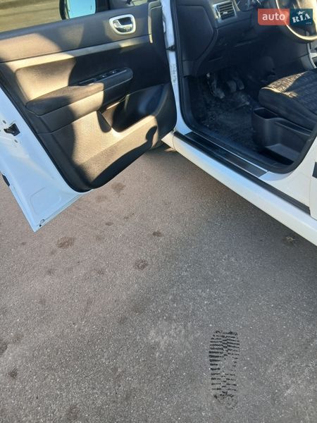 Хэтчбек Peugeot 307 2004 в Киеве
