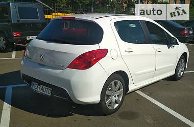 Хэтчбек Peugeot 308 2010 в Киеве