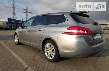 Универсал Peugeot 308 2015 в Киеве