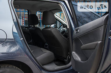 Хетчбек Peugeot 308 2011 в 