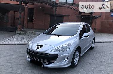 Хэтчбек Peugeot 308 2011 в Херсоне