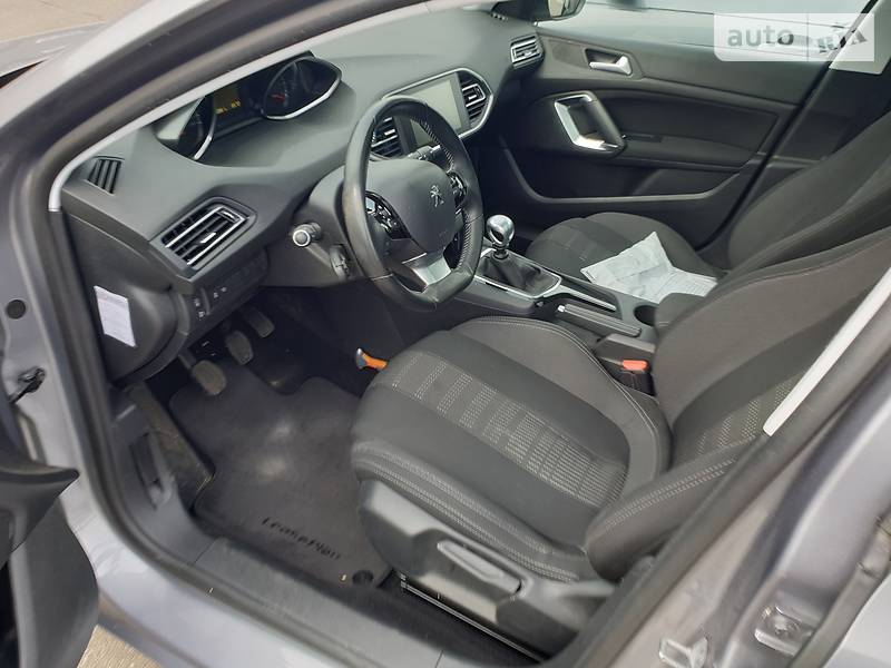 Универсал Peugeot 308 2015 в Киеве