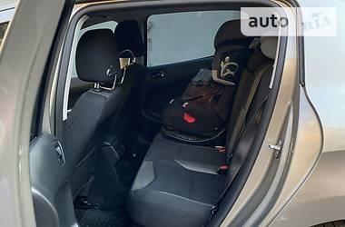 Хетчбек Peugeot 308 2012 в 
