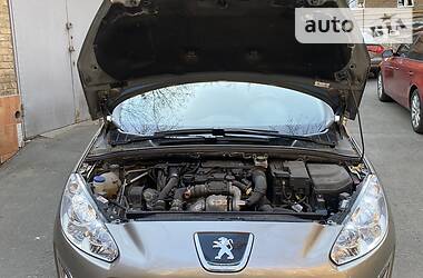 Хетчбек Peugeot 308 2012 в 
