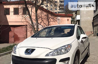 Хэтчбек Peugeot 308 2010 в 