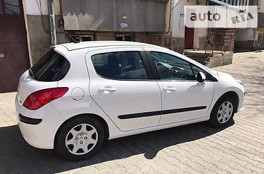 Хэтчбек Peugeot 308 2010 в 