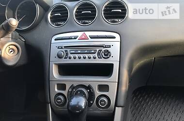 Хетчбек Peugeot 308 2010 в 