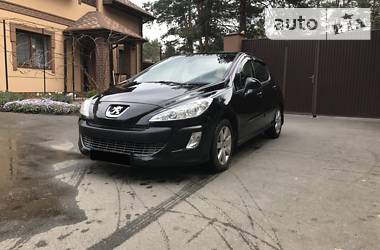 Хетчбек Peugeot 308 2010 в 