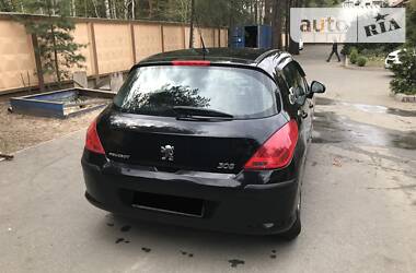 Хетчбек Peugeot 308 2010 в 