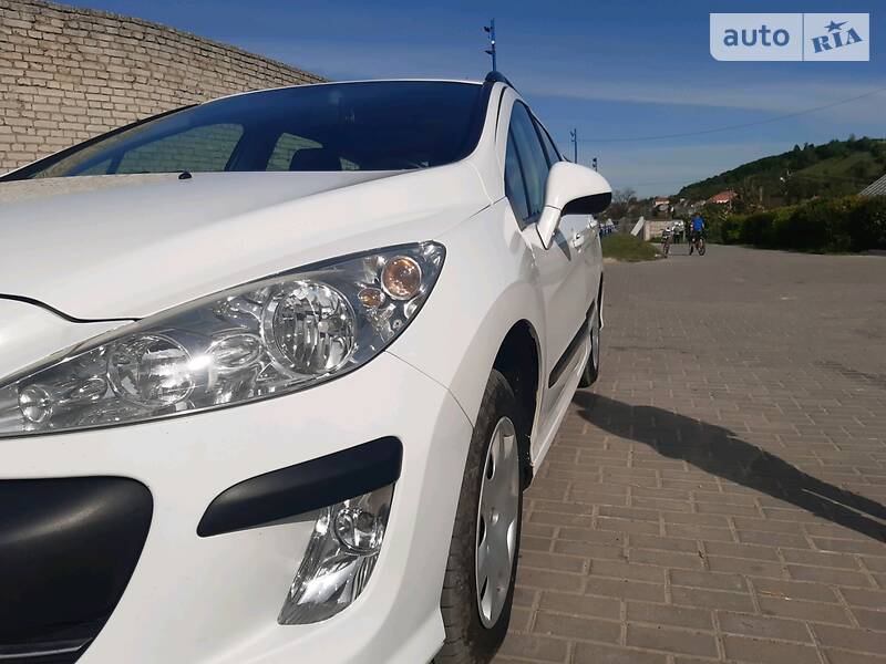 Універсал Peugeot 308 2010 в Львові
