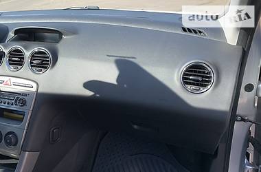 Хетчбек Peugeot 308 2011 в 