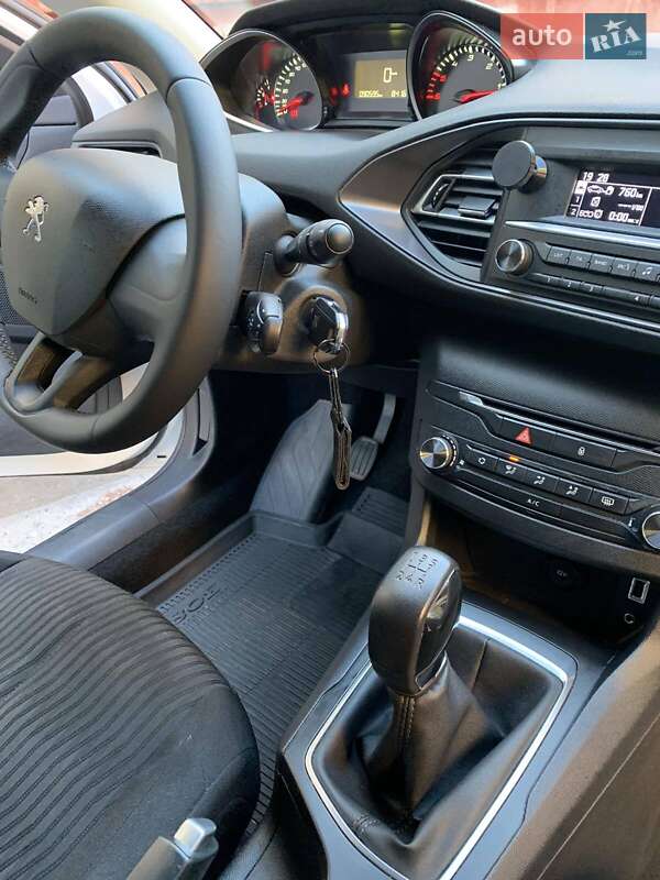 Хетчбек Peugeot 308 2015 в Києві