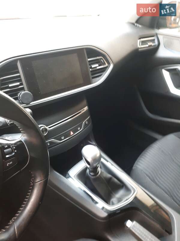 Универсал Peugeot 308 2015 в Луцке