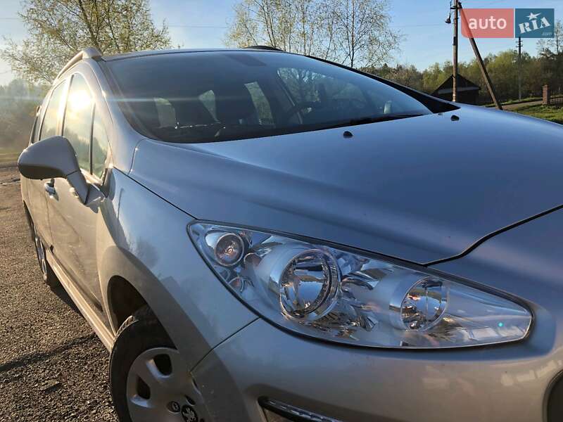 Универсал Peugeot 308 2013 в Калуше
