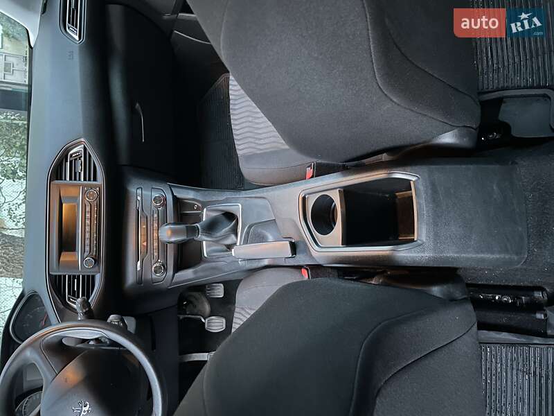 Хетчбек Peugeot 308 2015 в Одесі