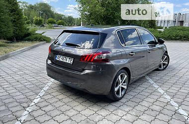 Хэтчбек Peugeot 308 2015 в Павлограде