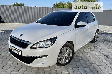 Хетчбек Peugeot 308 2015 в 