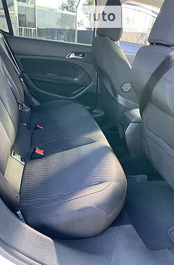 Хетчбек Peugeot 308 2015 в 