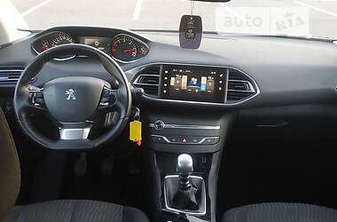 Універсал Peugeot 308 2015 в Чернівцях