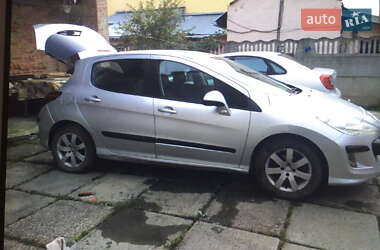 Хэтчбек Peugeot 308 2008 в Львове