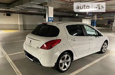 Хетчбек Peugeot 308 2011 в Львові