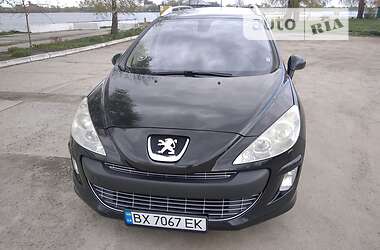 Универсал Peugeot 308 2010 в Староконстантинове