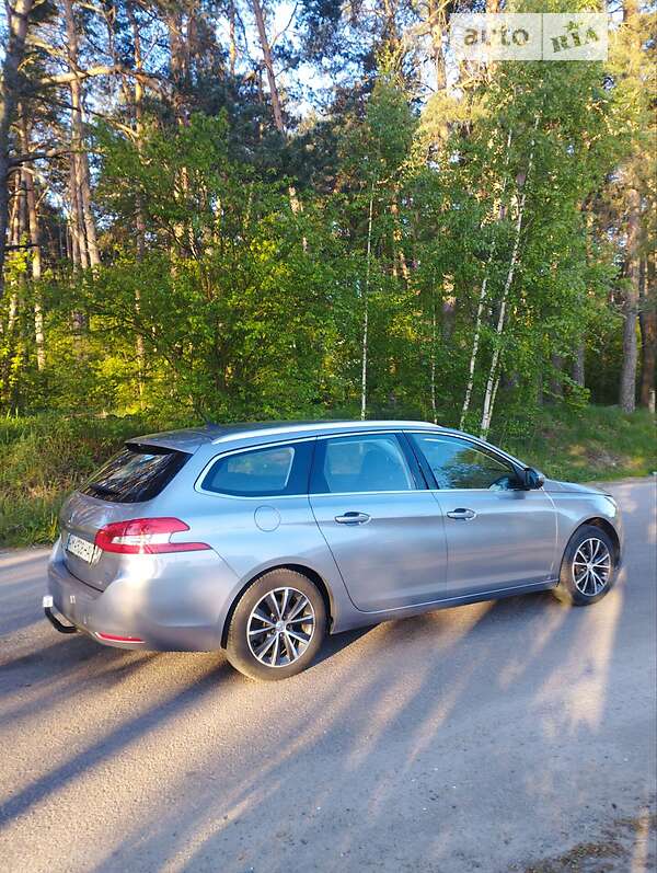 Універсал Peugeot 308 2016 в Фастові
