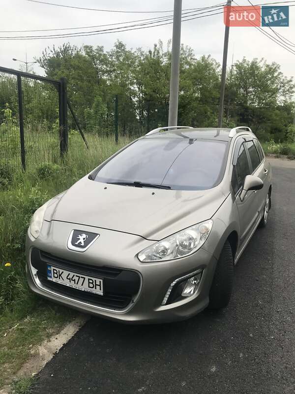 Універсал Peugeot 308 2012 в Рівному