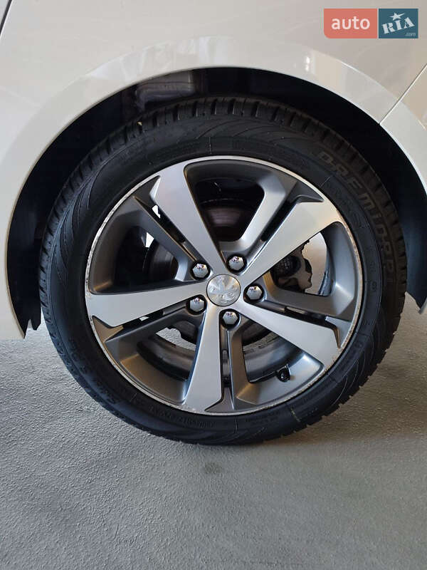 Універсал Peugeot 308 2015 в Києві