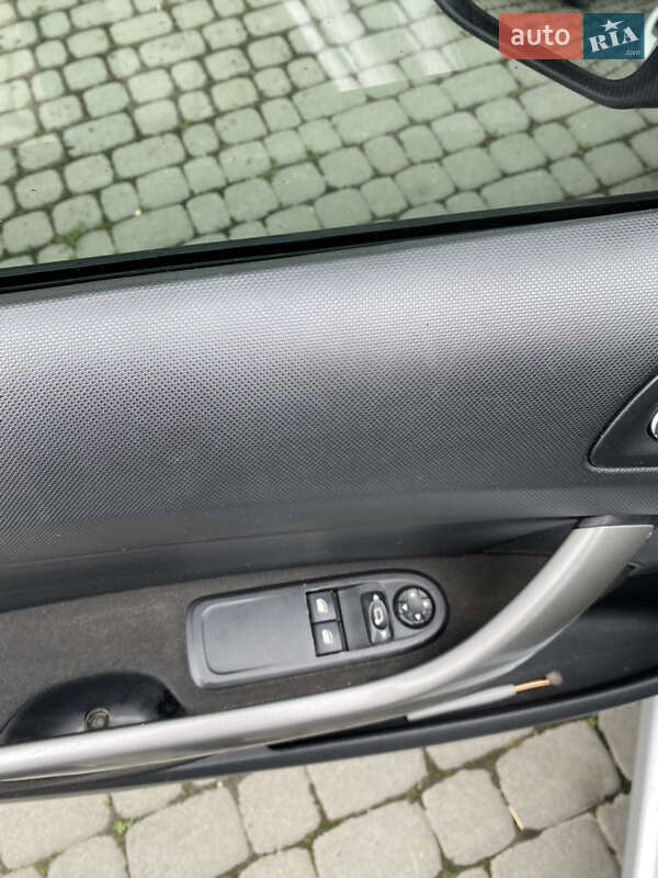 Універсал Peugeot 308 2012 в Хотині