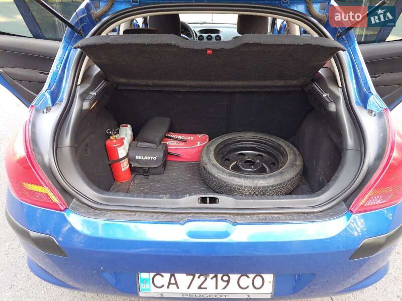 Хетчбек Peugeot 308 2010 в Тальному