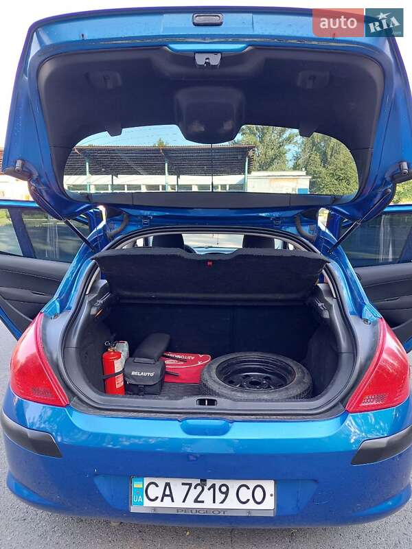 Хетчбек Peugeot 308 2010 в Тальному