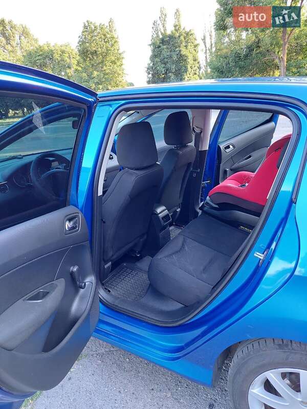 Хетчбек Peugeot 308 2010 в Тальному