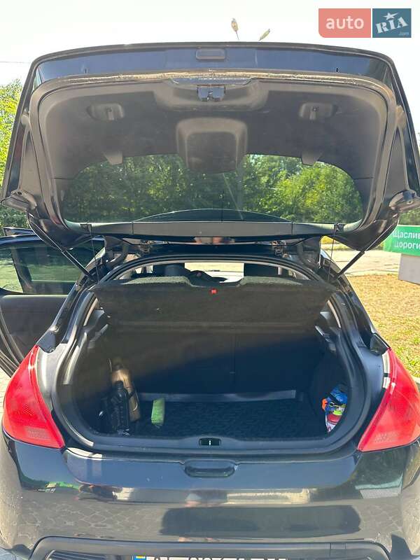 Хэтчбек Peugeot 308 2011 в Днепре