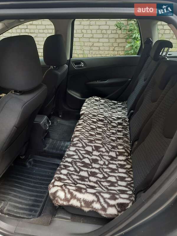 Универсал Peugeot 308 2010 в Львове