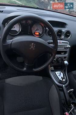 Хэтчбек Peugeot 308 2008 в 