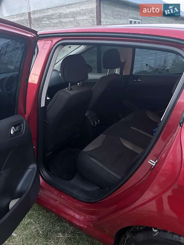 Хетчбек Peugeot 308 2008 в Городку