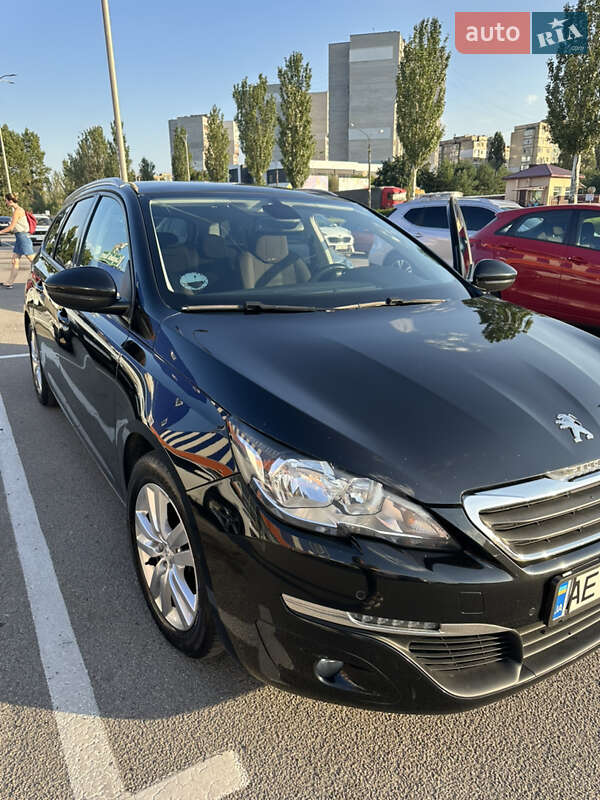 Универсал Peugeot 308 2015 в Каменском