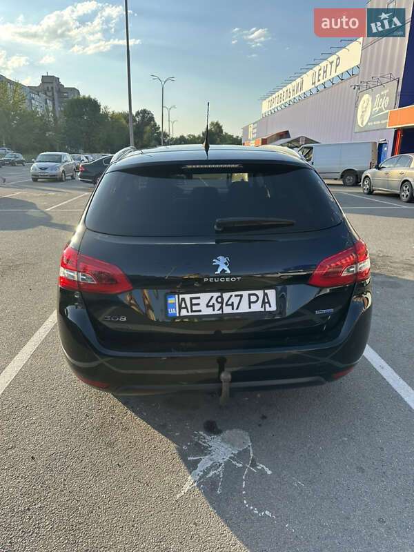 Универсал Peugeot 308 2015 в Каменском