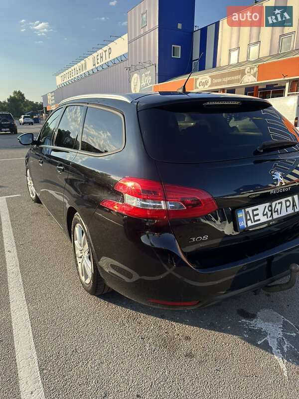 Универсал Peugeot 308 2015 в Каменском