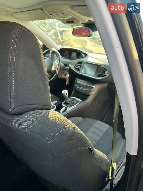 Универсал Peugeot 308 2015 в Каменском