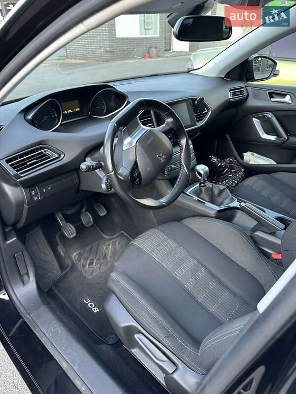 Универсал Peugeot 308 2015 в Каменском