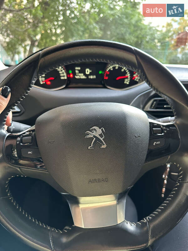 Универсал Peugeot 308 2015 в Каменском