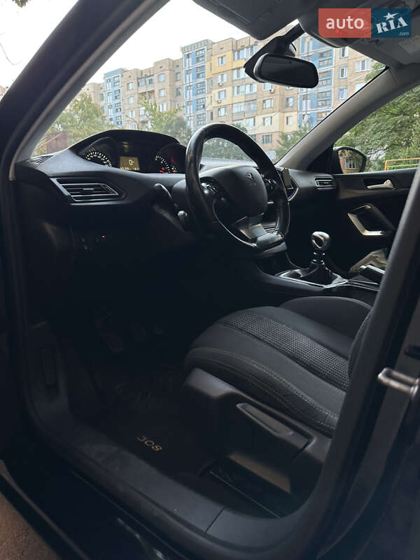 Универсал Peugeot 308 2015 в Каменском