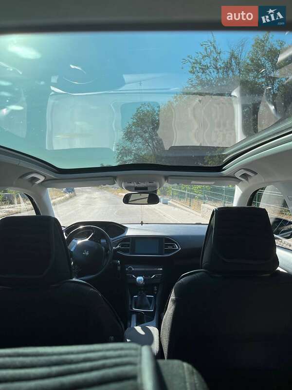 Універсал Peugeot 308 2015 в Запоріжжі