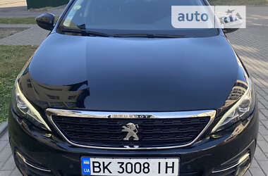Универсал Peugeot 308 2017 в Ровно