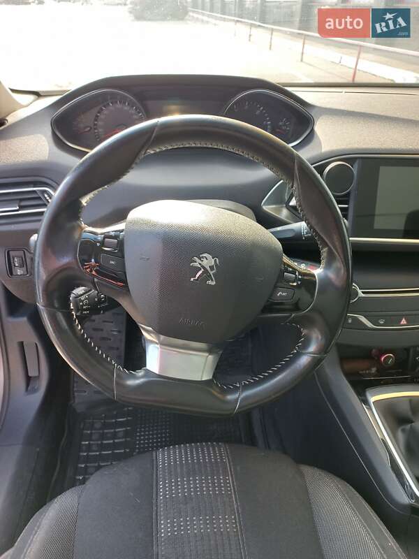 Універсал Peugeot 308 2015 в Черкасах