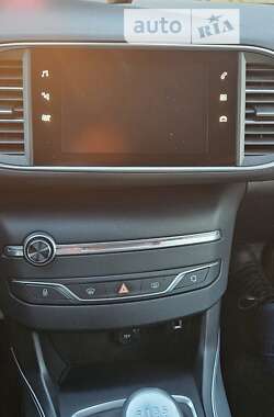 Универсал Peugeot 308 2018 в Львове